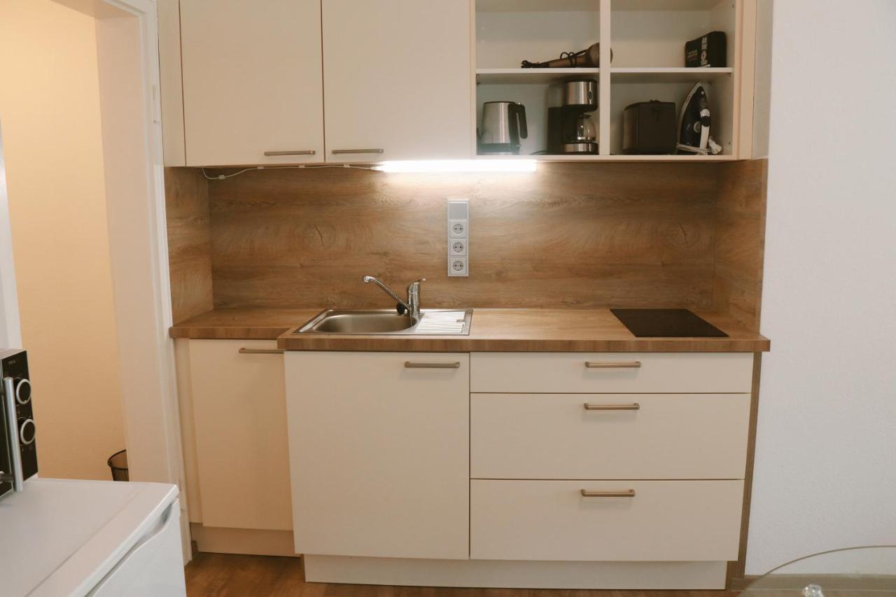 Helles Apartment Fuer 1-2 Pers. Mit Parkplatz Und Wifi Kraiburg am Inn Esterno foto