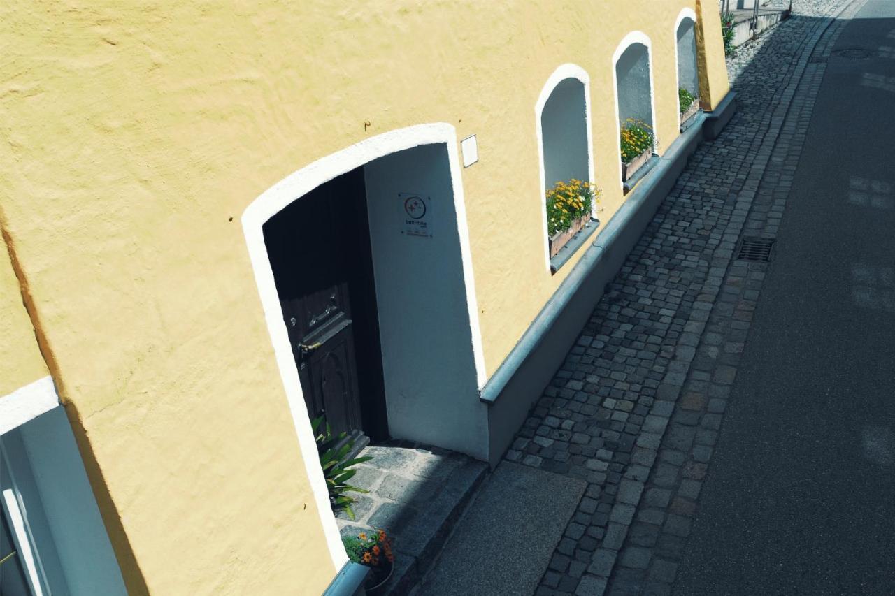 Helles Apartment Fuer 1-2 Pers. Mit Parkplatz Und Wifi Kraiburg am Inn Esterno foto
